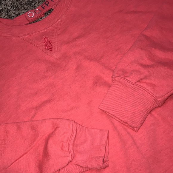 Women's Pink Sweatshirt and Shorts Set - Picture 4 of 11